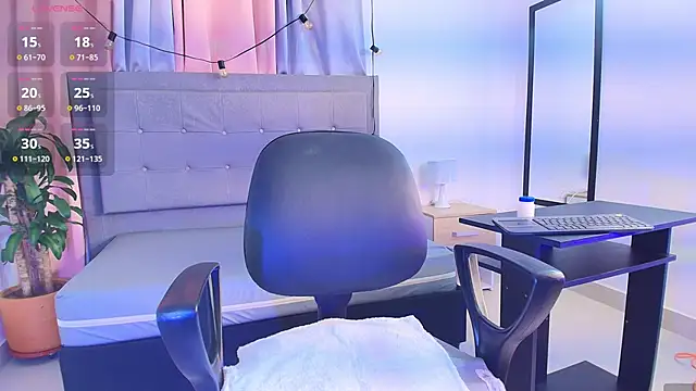 saray reese online show from 10-24-25, 05:31