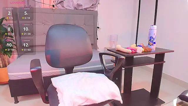 saray reese online show from 10-30-25, 02:07