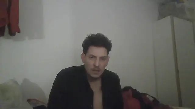 Snapshot of ARTANIS20 chatting on 01-14-26, 11:42 ARTANIS20 online show from 01-14-26, 11:42