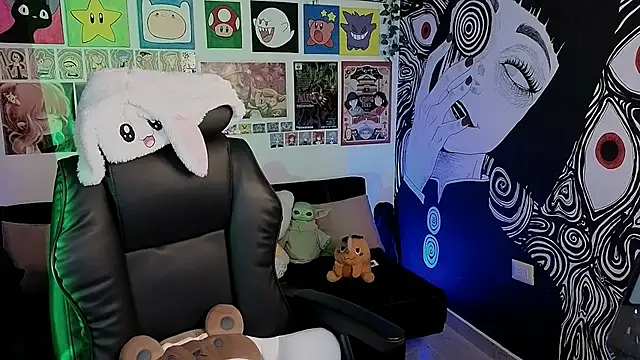 Yuhwan  online show from 09-15-25, 11:05