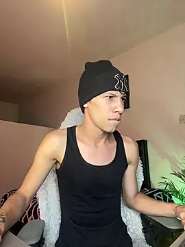 Snapshot of santiago_cutex chatting on 02-15-26, 10:06 santiago cutex online show from 02-15-26, 10:06