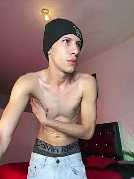 Snapshot of santiago_cutex chatting on 02-22-26, 10:30 santiago cutex online show from 02-22-26, 10:30