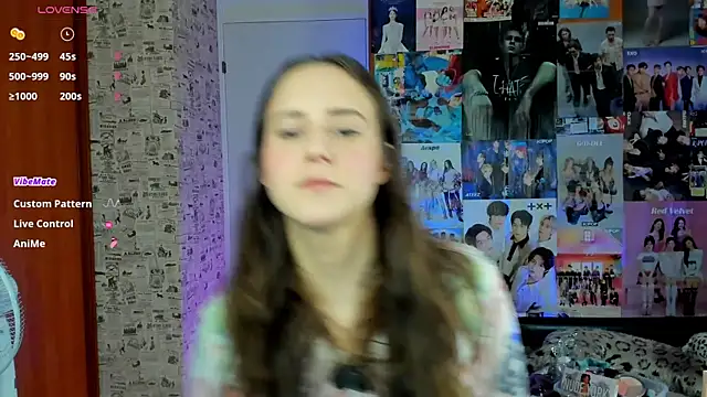 Snapshot of LucyRose3 chatting on 09-12-25, 06:24 LucyRose3 online show from 09-12-25, 06:24