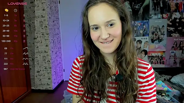 Snapshot of LucyRose3 chatting on 09-15-25, 04:51 LucyRose3 online show from 09-15-25, 04:51