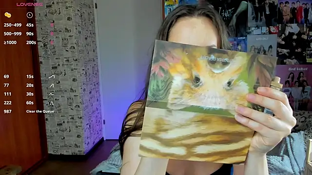 Snapshot of LucyRose3 chatting on 09-19-25, 04:14 LucyRose3 online show from 09-19-25, 04:14