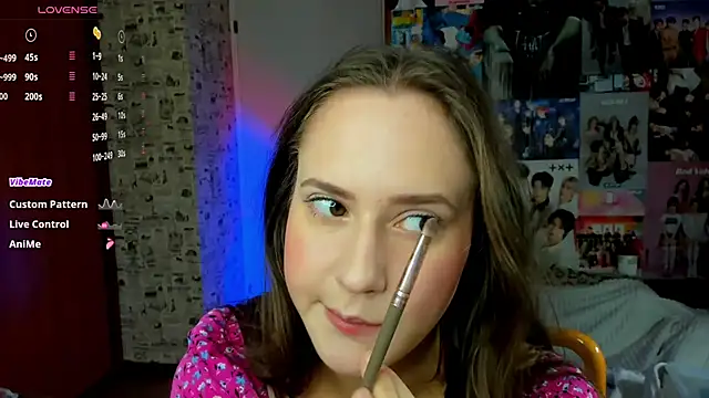 Snapshot of LucyRose3 chatting on 09-23-25, 04:37 LucyRose3 online show from 09-23-25, 04:37