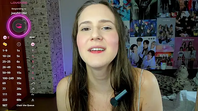 Snapshot of LucyRose3 chatting on 09-24-25, 05:05 LucyRose3 online show from 09-24-25, 05:05