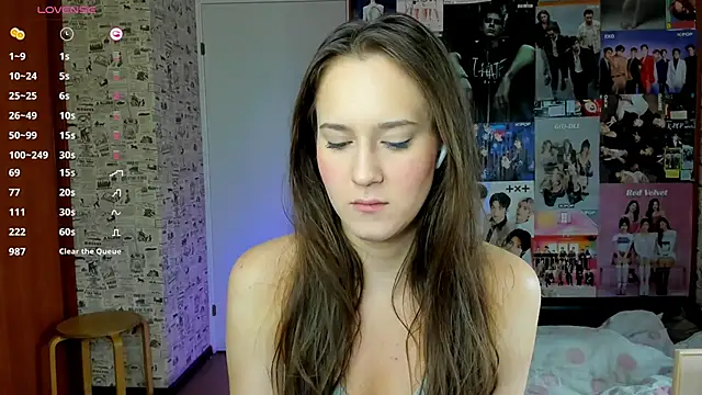 Snapshot of LucyRose3 chatting on 09-26-25, 05:50 LucyRose3 online show from 09-26-25, 05:50