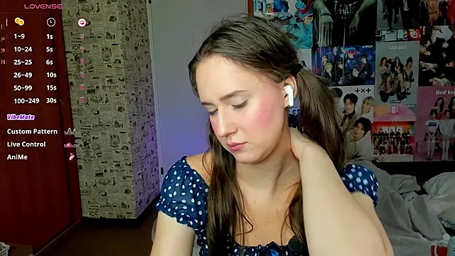 Snapshot of LucyRose3 chatting on 09-29-25, 04:56 LucyRose3 online show from 09-29-25, 04:56