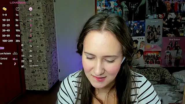 Snapshot of LucyRose3 chatting on 10-03-25, 05:32 LucyRose3 online show from 10-03-25, 05:32