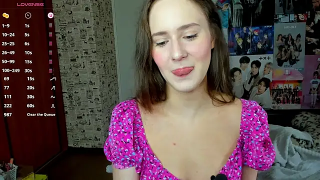 Snapshot of LucyRose3 chatting on 10-06-25, 03:20 LucyRose3 online show from 10-06-25, 03:20