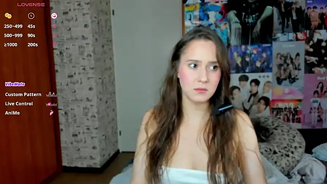 Snapshot of LucyRose3 chatting on 10-09-25, 04:32 LucyRose3 online show from 10-09-25, 04:32