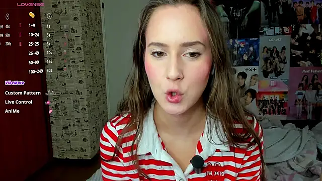 Snapshot of LucyRose3 chatting on 10-10-25, 04:44 LucyRose3 online show from 10-10-25, 04:44