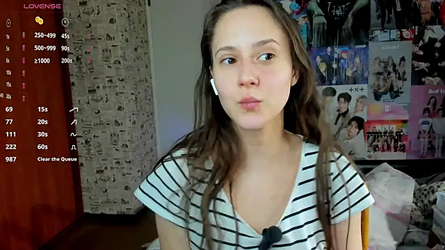 Snapshot of LucyRose3 chatting on 10-22-25, 05:13 LucyRose3 online show from 10-22-25, 05:13