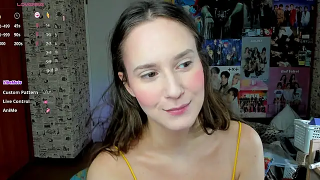 Snapshot of LucyRose3 chatting on 10-30-25, 03:13 LucyRose3 online show from 10-30-25, 03:13