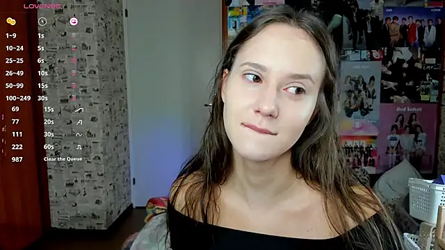 Snapshot of LucyRose3 chatting on 10-31-25, 05:41 LucyRose3 online show from 10-31-25, 05:41