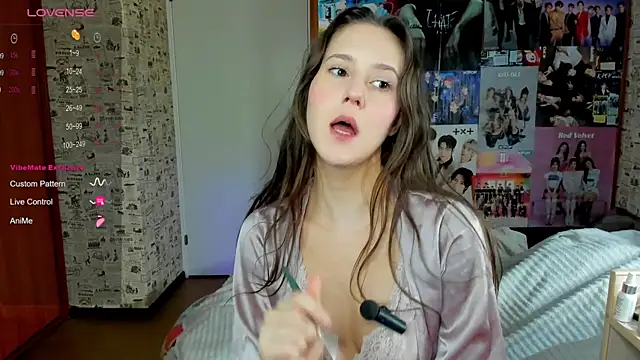 Snapshot of LucyRose3 chatting on 11-03-25, 05:31 LucyRose3 online show from 11-03-25, 05:31