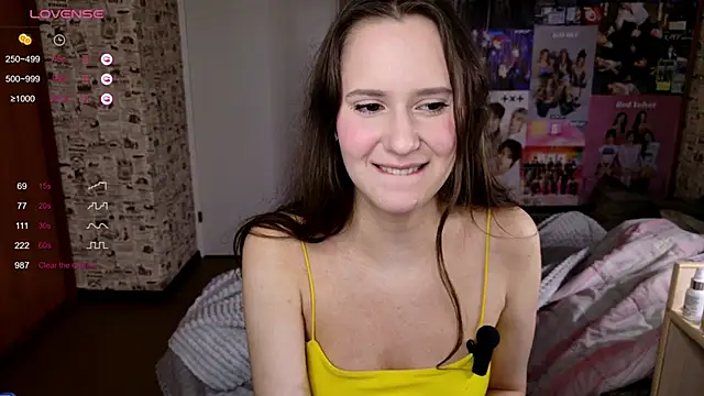 Snapshot of LucyRose3 chatting on 11-06-25, 04:35 LucyRose3 online show from 11-06-25, 04:35