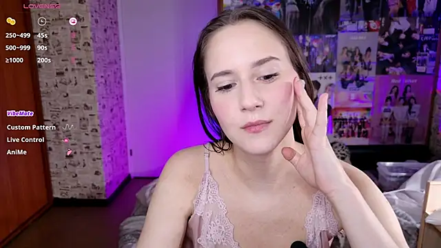 Snapshot of LucyRose3 chatting on 11-12-25, 03:45 LucyRose3 online show from 11-12-25, 03:45