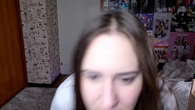 Snapshot of LucyRose3 chatting on 11-20-25, 04:51 LucyRose3 online show from 11-20-25, 04:51