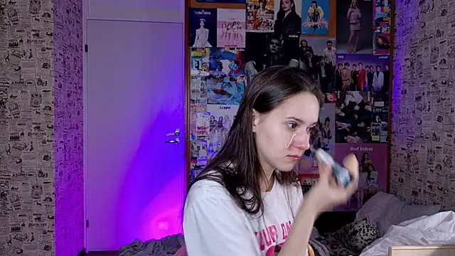 Snapshot of LucyRose3 chatting on 11-24-25, 04:45 LucyRose3 online show from 11-24-25, 04:45