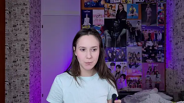 Snapshot of LucyRose3 chatting on 12-03-25, 04:42 LucyRose3 online show from 12-03-25, 04:42