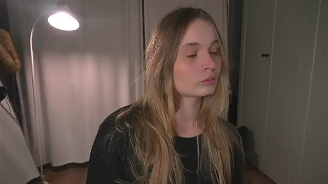 lisa schiele online show from 04-10-26, 08:13