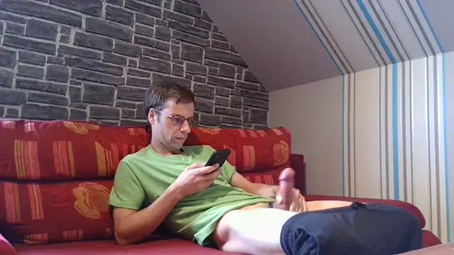 Snapshot of vers92_seb chatting on 10-12-25, 08:46 vers92 seb online show from 10-12-25, 08:46