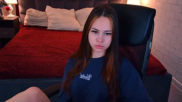 UliaNeer online show from 03-11-26, 05:13