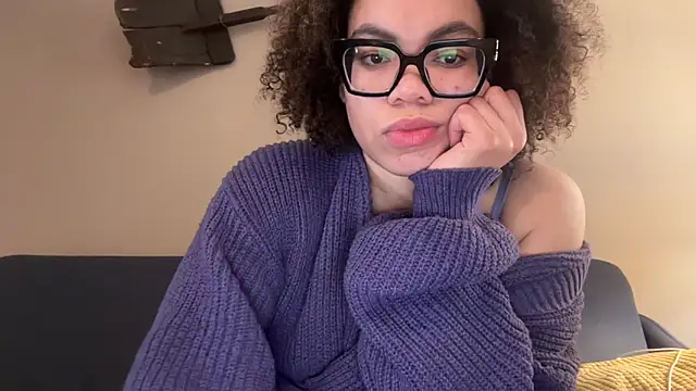 Snapshot of zahrabliss chatting on 12-18-25, 07:20 zahrabliss online show from 12-18-25, 07:20