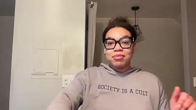 Snapshot of zahrabliss chatting on 12-19-25, 05:53 zahrabliss online show from 12-19-25, 05:53