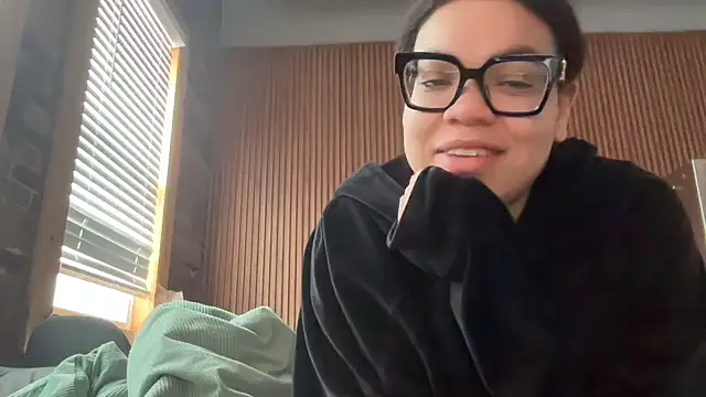 Snapshot of zahrabliss chatting on 01-09-26, 04:10 zahrabliss online show from 01-09-26, 04:10