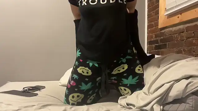 Snapshot of zahrabliss chatting on 01-10-26, 04:36 zahrabliss online show from 01-10-26, 04:36