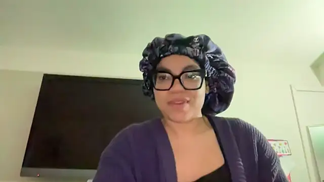 Snapshot of zahrabliss chatting on 02-05-26, 11:09 zahrabliss online show from 02-05-26, 11:09