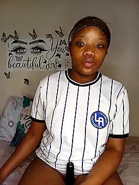 Snapshot of Young_Slut21 chatting on 10-04-25, 01:47 Young Slut21 online show from 10-04-25, 01:47