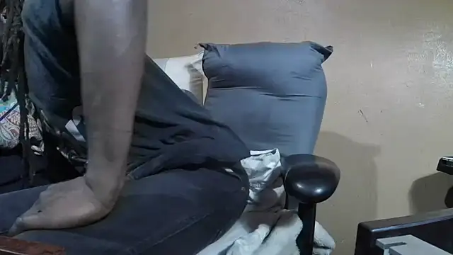 Snapshot of EYEzIAM chatting on 02-05-26, 09:58 EYEzIAM online show from 02-05-26, 09:58