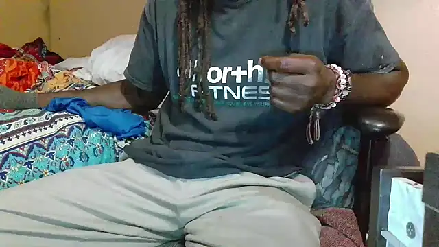 EYEzIAM online show from 06-01-26, 03:30