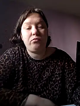 Feuchtekitty92xh online show from 04-15-26, 06:53