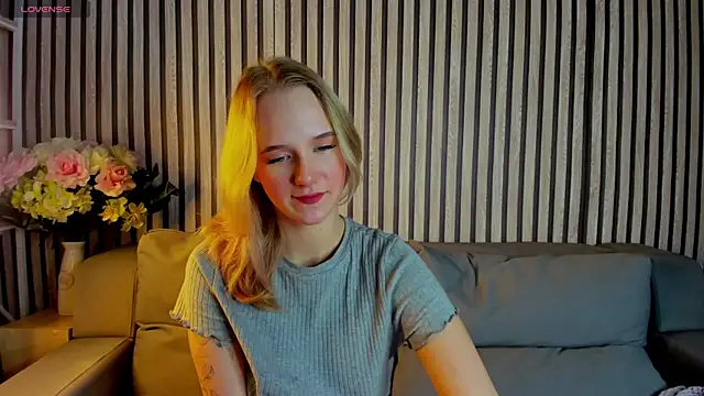 Casey Sweeet online show from 10-19-25, 04:07