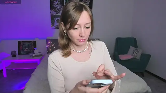 evashiny  online show from 11-28-25, 03:42