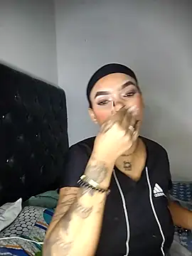 Snapshot of Vale_Nikol21 chatting on 11-26-25, 02:56 Vale Nikol21 online show from 11-26-25, 02:56