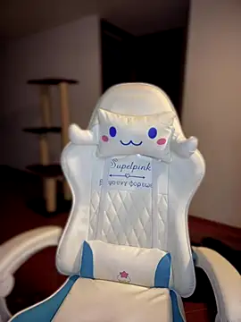 isabela l online show from 10-18-25, 10:54