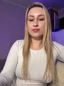 Snapshot of KassandraTress chatting on 05-21-26, 06:37 KassandraTress online show from 05-21-26, 06:37
