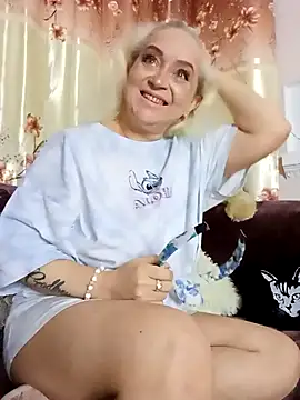 Snapshot of SquirtMilf00 chatting on 02-23-25, 01:13 SquirtMilf00 online show from 02-23-25, 01:13