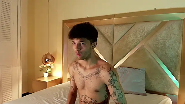 Enzo Hunter online show from 10-10-25, 04:33