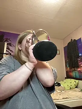 Kemeli008 online show from 09-17-25, 05:47