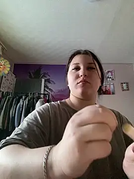 Snapshot of Kemeli008 chatting on 02-12-26, 02:12 Kemeli008 online show from 02-12-26, 02:12