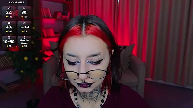 Snapshot of Mistress__Marcelline chatting on 05-22-26, 01:57 Mistress Marcelline online show from 05-22-26, 01:57