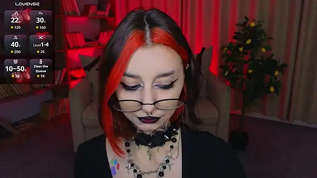 Snapshot of Mistress__Marcelline chatting on 05-27-26, 01:35 Mistress Marcelline online show from 05-27-26, 01:35