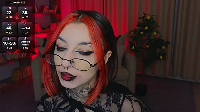 Snapshot of Mistress__Marcelline chatting on 05-29-26, 01:36 Mistress Marcelline online show from 05-29-26, 01:36
